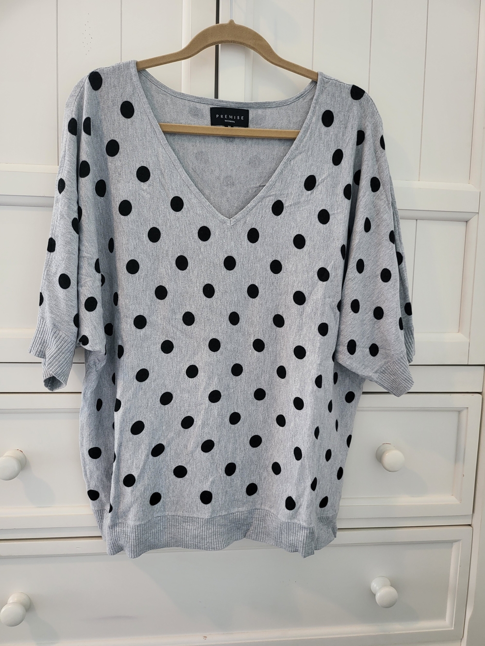 Premise 1X Gray Polka Dot V-Neck Women's Short-sleeved Sweater